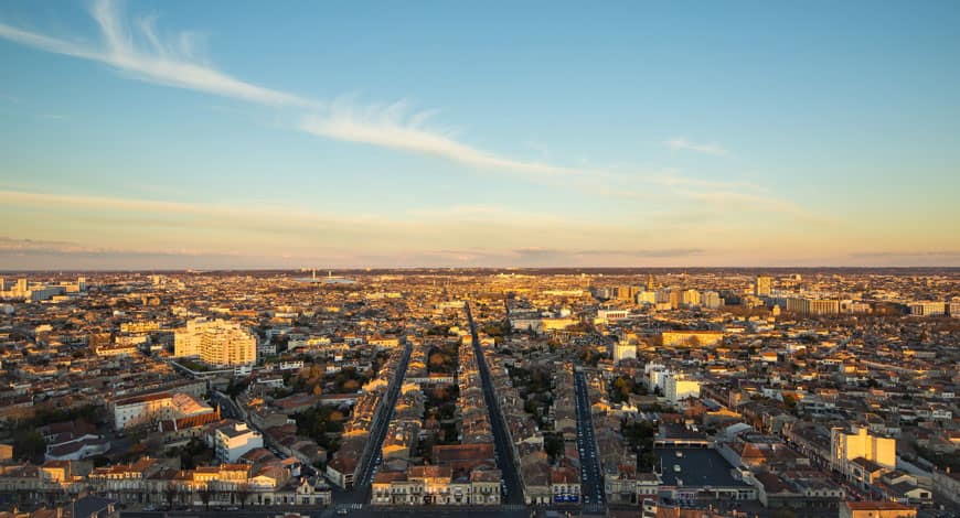 vue aérienne de la métropole de bordeaux