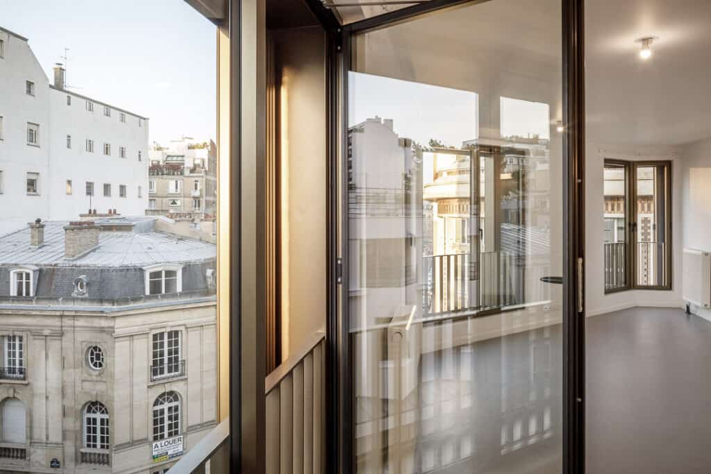 vue intérieure d'un logement social à Paris 16, rue Jasmin
